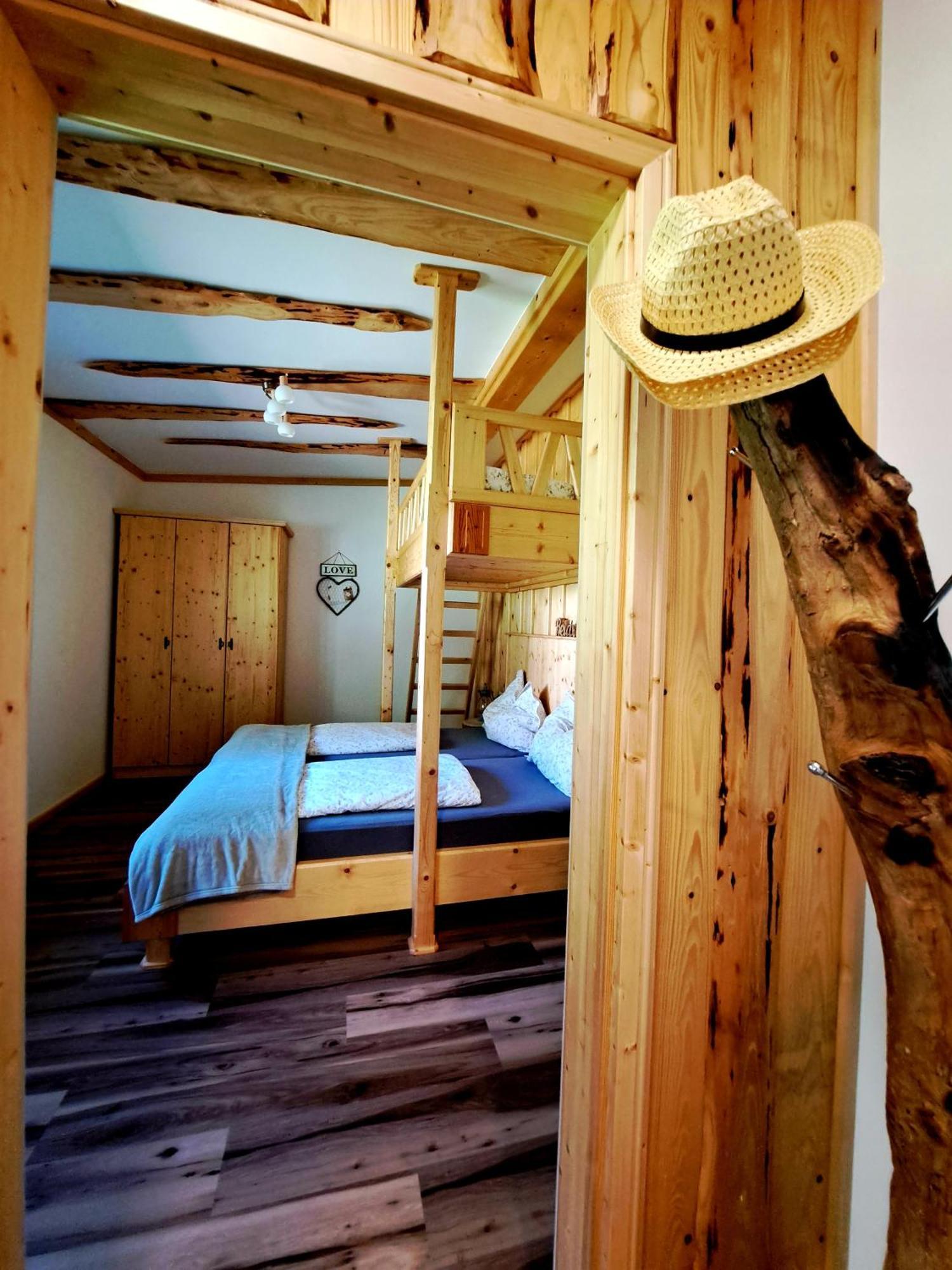Erlebnisbauernhof Gutschi Ranch Kamp Стая снимка